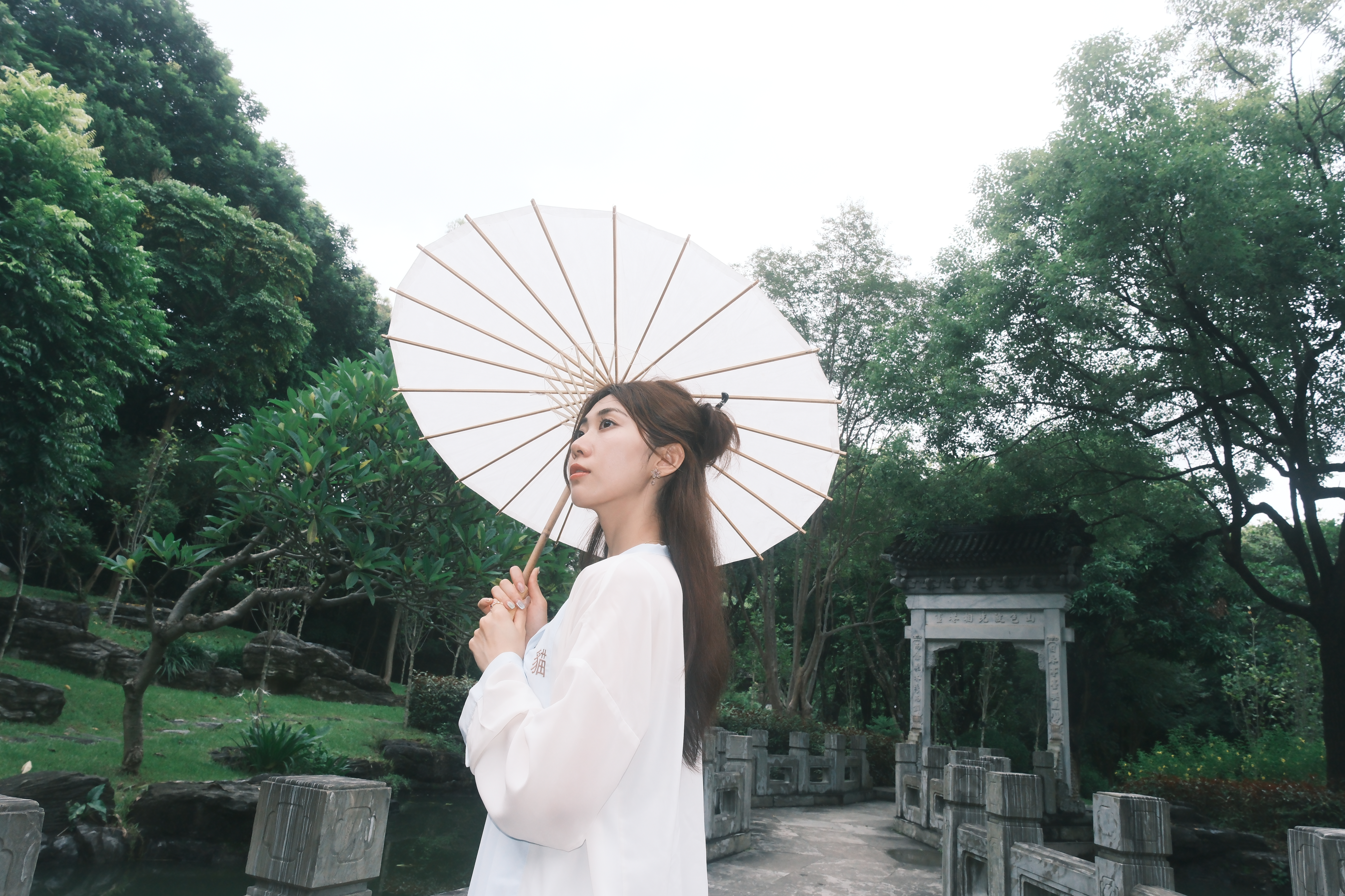 古风油纸伞人像